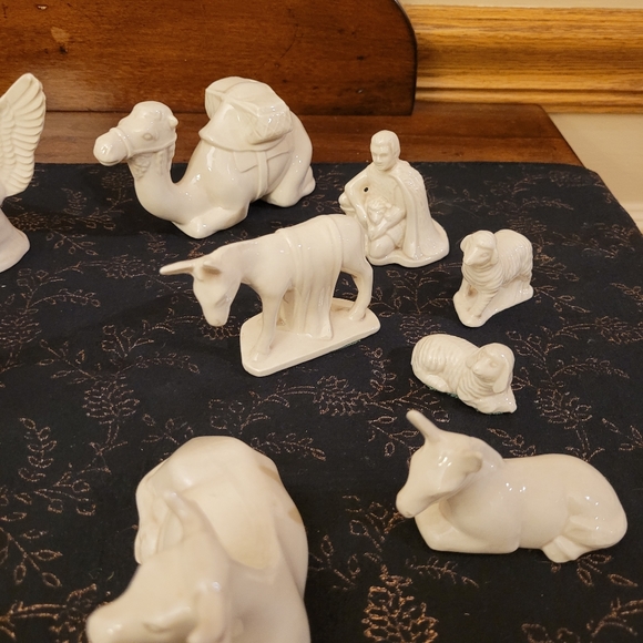 Ceramic nativity set. White - Picture 8 of 8